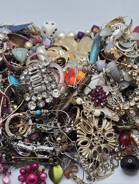 2 lbs Mixed Vintage Costume Jewelry Lot Craft Repair DIY Repurpose